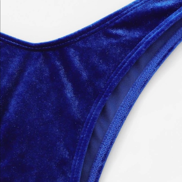 Bikini - Picture 2 of 3